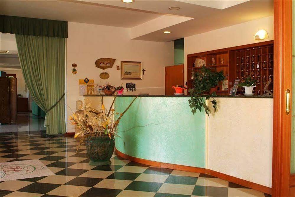 Hotel Residence Adria Rodi Garganico Esterno foto