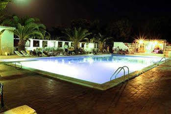 Hotel Residence Adria Rodi Garganico Esterno foto